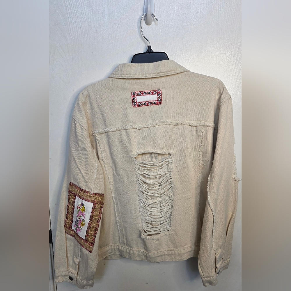 POL Women's Distressed Cream Patchwork Denim Jacket Like New! - Picture 2 of 16